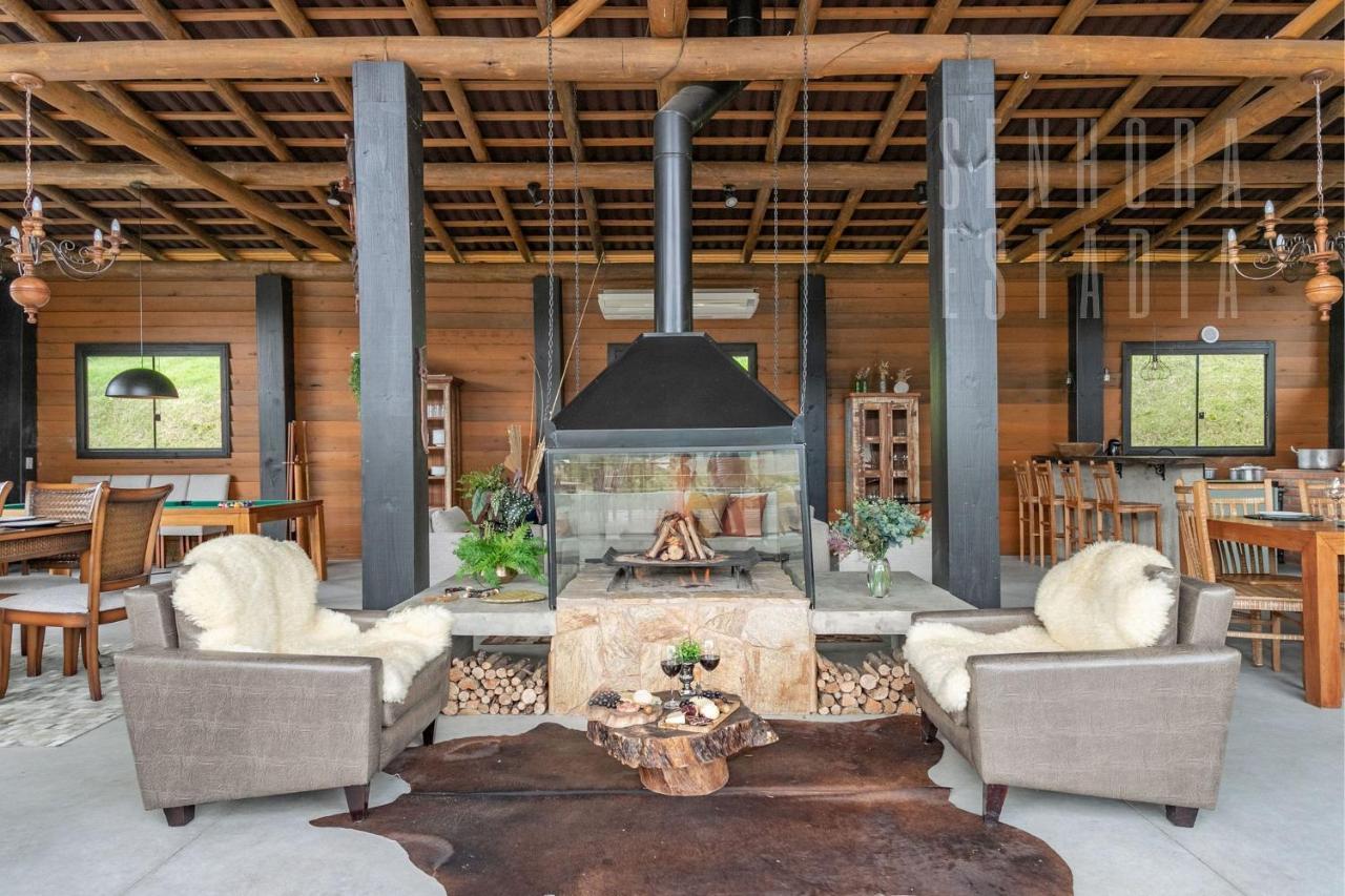 Villas Mornas Espaco De Eventos E Hospedagem Boutique Aguas Mornas エクステリア 写真